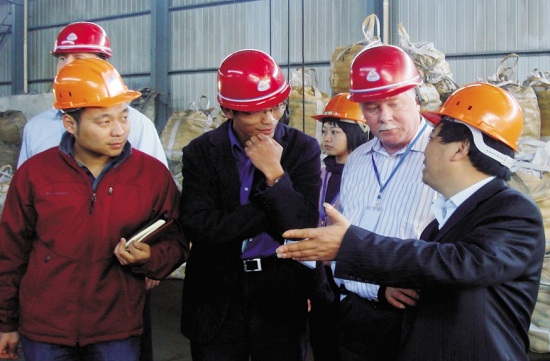 Businessmen from America, Japan and other places visited our company